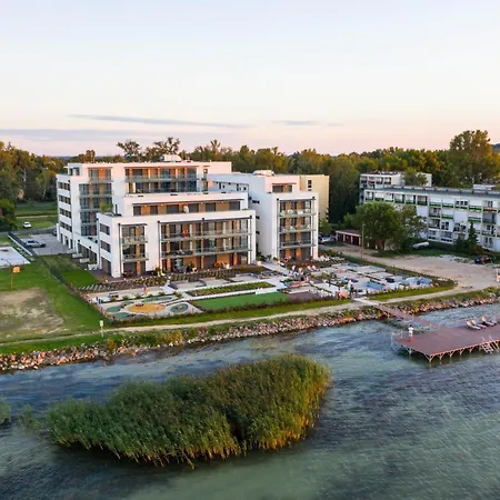 Lakeside Garden Lejlighed *