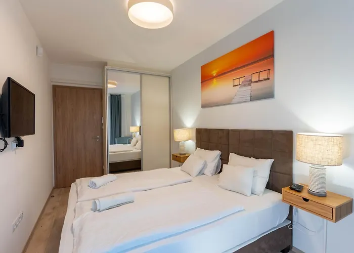 Lakeside Garden 아파트