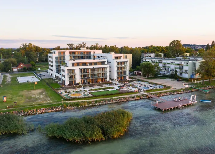 Lakeside Garden 아파트 *