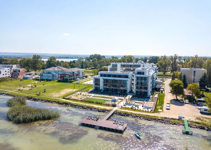 Lakeside Garden